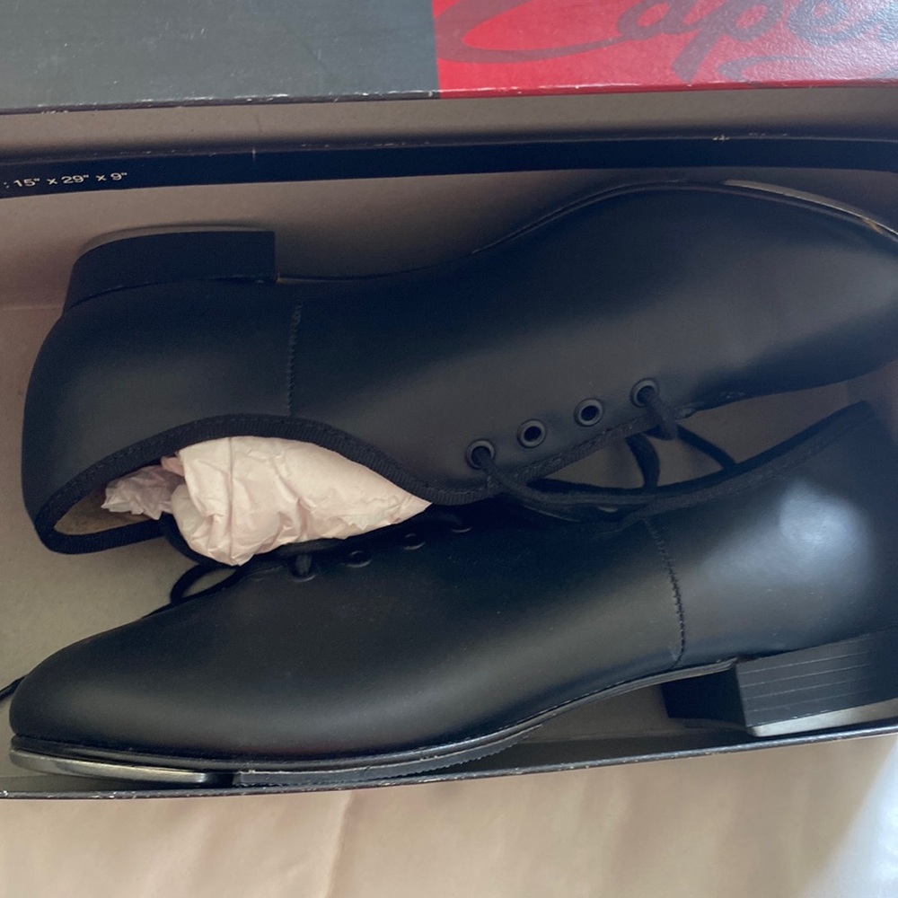 Capezio TeleTone Tap Shoes - brand new. No wear. Too small for me now